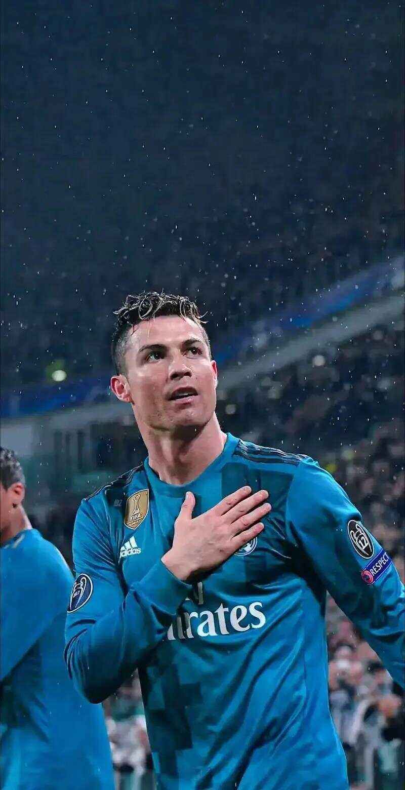 开云-包含加拿大队带队取胜！，C罗重要时刻反败为胜观众掌声雷动的词条