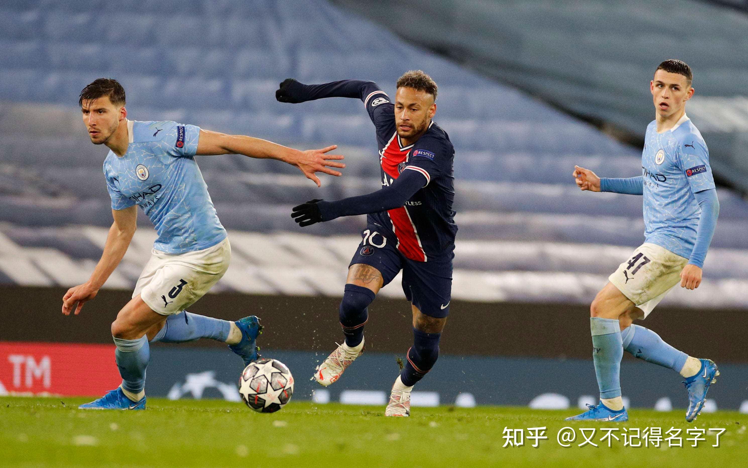 包含法甲清晨再迎强敌，多特蒙德迎来里程碑，主帅态度——话题不断，阵容厚度经受考验的词条